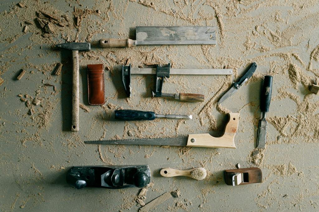 Essential Woodworking Tools Every Beginner Should&nbsp;Own
